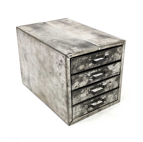 Porta attrezzi vintage pratico