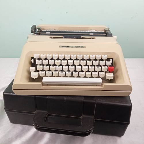 Macchina per scrivere vintage - scrivere,