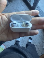 Apple AirPods Pro 1a Generazione con Custodia di Ricarica senza Fili MagSafe...