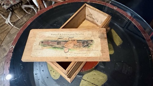 Antica scatola campione