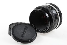 Nikon MF 50 mm f/2,0 Nikkor -
