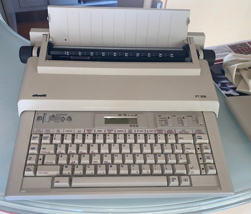 Macchina scrivere olivetti - da,