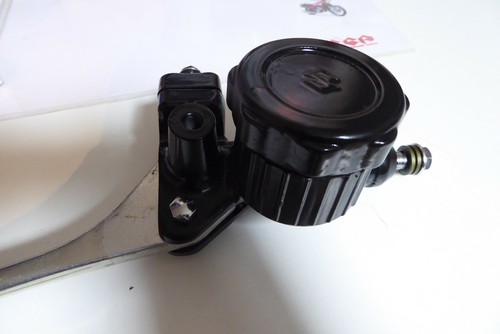 Suzuki gt750 master cylinder - suzuki,