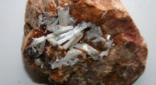 Pezzo vetrina cerussite - da,