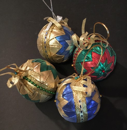 Palline patchwork natalizie