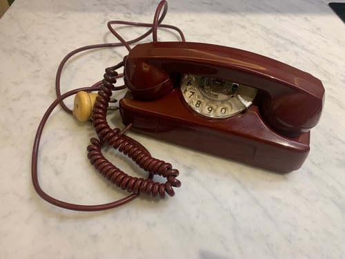 Telefono vintage rosso
