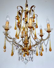 Bellissimo lampadario a goccia