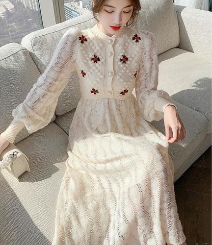 Abito donna ricamato girocollo