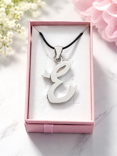 Collana lettera iniziale - e,