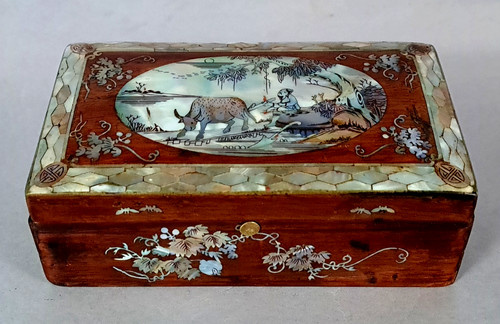 Vietnam antica scatola - , legno