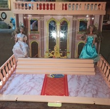 LOTTO     SISSI  + PALAZZO DELLA   PRINCIPESSA  SISSI  giochi preziosi +BAMBOLE 