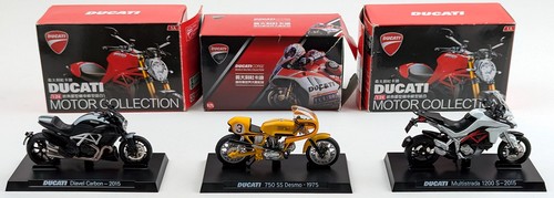 Ducati modellino moto - 3x,