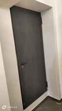 Porta in ferro con serratura