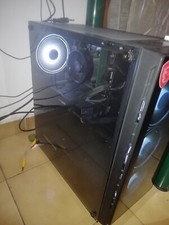 PC gaming pari al nuovo(meno di un anno di vita) più Monitor stesse condizioni. 