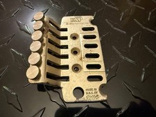 Rara piastra base tremolo di