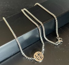 Collana da donna con ciondolo