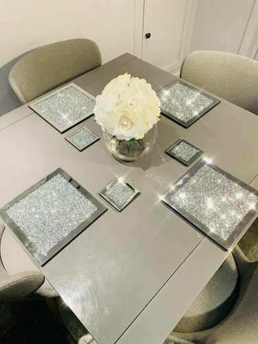 Set sottobicchieri - , e