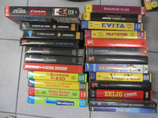 GROSSO LOTTO DI VIDEOCASSETTE VHS + 2 GIOCHI PER PC DVD