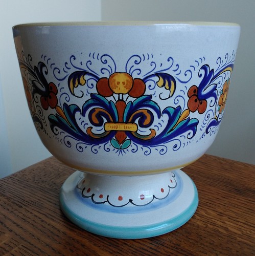 Deruta style footed - deruta-style, bowl