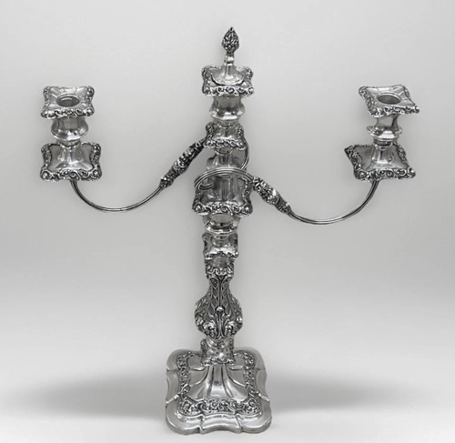Antico candelabro vittoriano