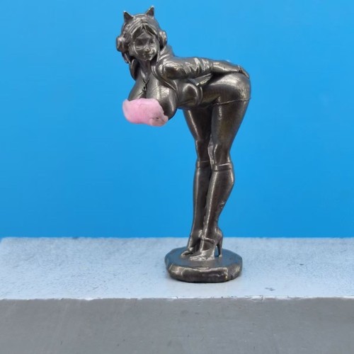 Statua artistica gatto ragazza