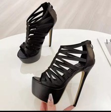 Sandali Neri Con Plateau E