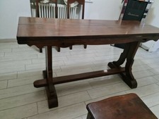 Tavolo di legno massiccio con apertura a libro