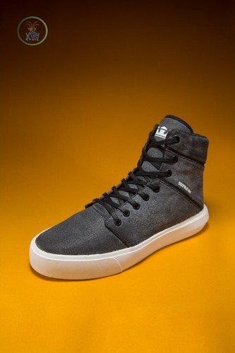 Scarpe supra camino - scarpe, camino,