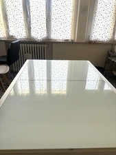 Tavolo di vetro allungabile