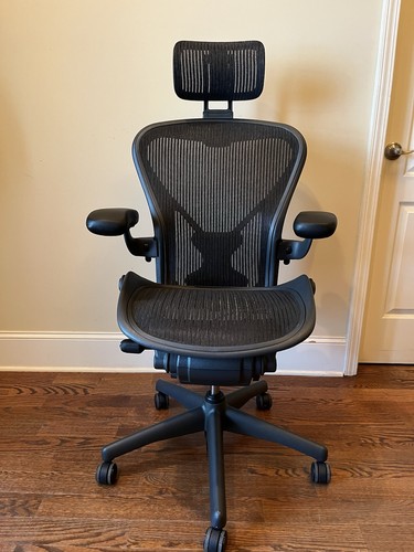 Herman miller aeron chair - miller,
