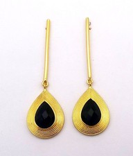 Incredibile orecchino pendente