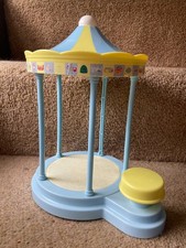 Giostra Gazebo Nel Giardino