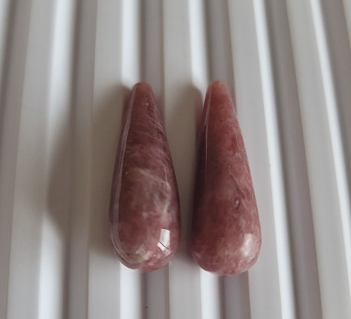 Dolomite quartz teardrops