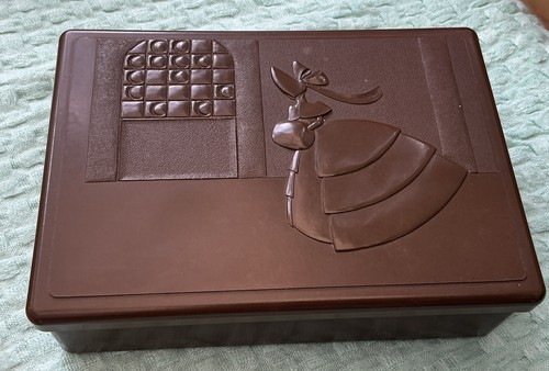 Two tone art deco - , box