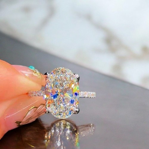 Anello con diamanti taglio