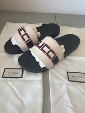 Gucci Pursuit 72 logo sandalo