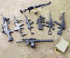 Modellino pistola arma assemblata fucile d'assalto scala 1/6 8 pezzi per action figure 12"
