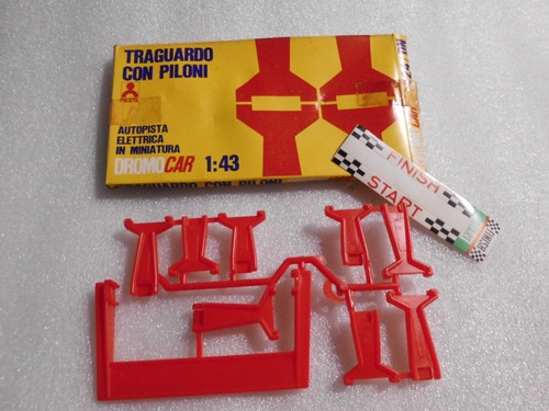 Traguardo con piloni polistil - ,