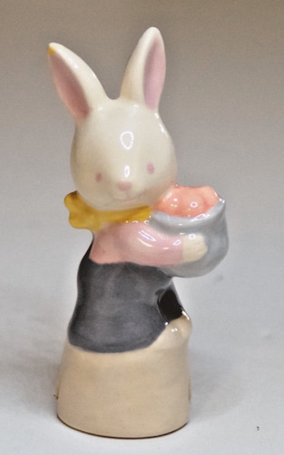 Pie bird rabbit - pie, holding