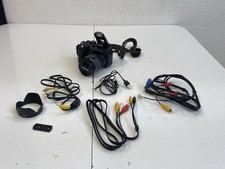 Fujifilm FinePix S9500 Digital Camera con obiettivo 10.7x Zoom e accessori