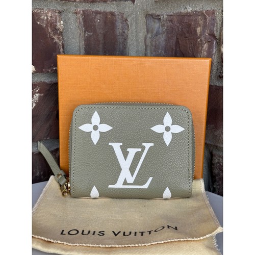 Louis vuitton monogram giant - louis,