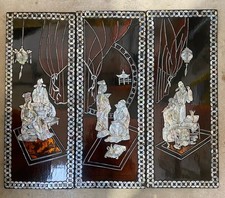 Tre pannelli in legno con Personaggi in madreperla 49 × 19,5 cm