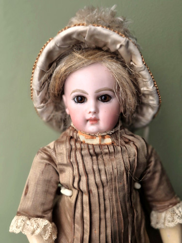 Rare petite taille poupée - taille,