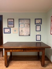 Tavolo in legno scuro 6/8 posti, con cassetti. Misure 90x180cm, altezza 80cm