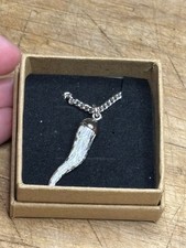 Collana con ciondolo in