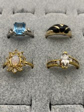 Lotto 4 anelli moda Avon