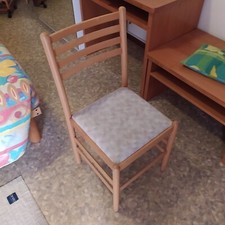 Sedia in faggio con sedile imbottito