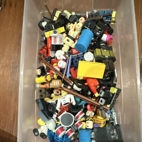 Roblox jazwares lot read - lot, (read
