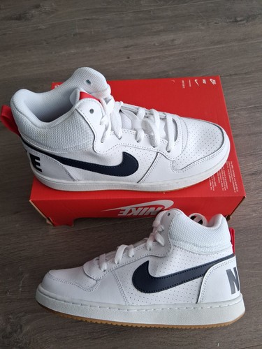 Nike court borough - court,