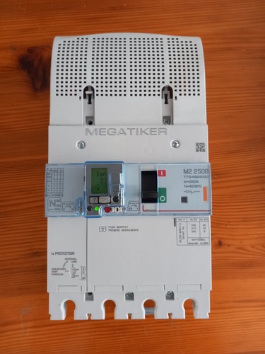 Interuttore automatico